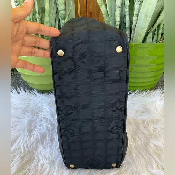 🔥🔥Chanel Travel Ligne Tote Bag with UNBRANDED BAG INSERT - Picture 5 of 15